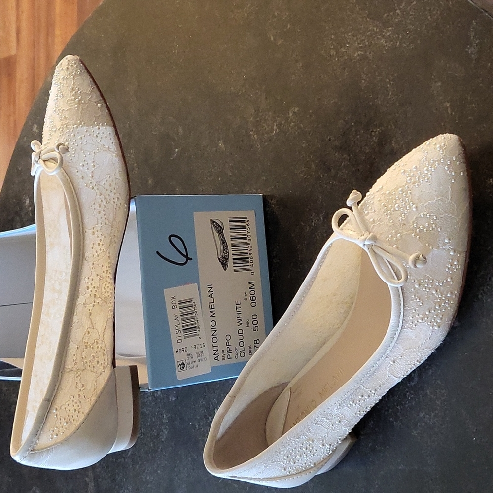 Shoes, size 6, Antonio Melani "Pippo" White Cloud